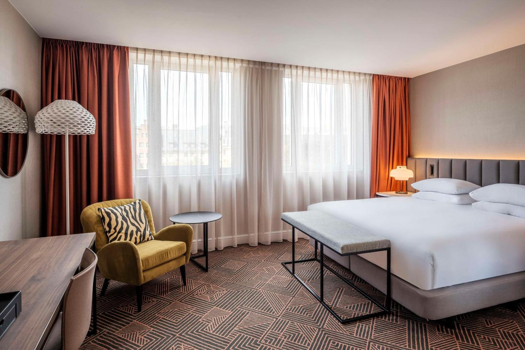 Hilton Grand Place 4*