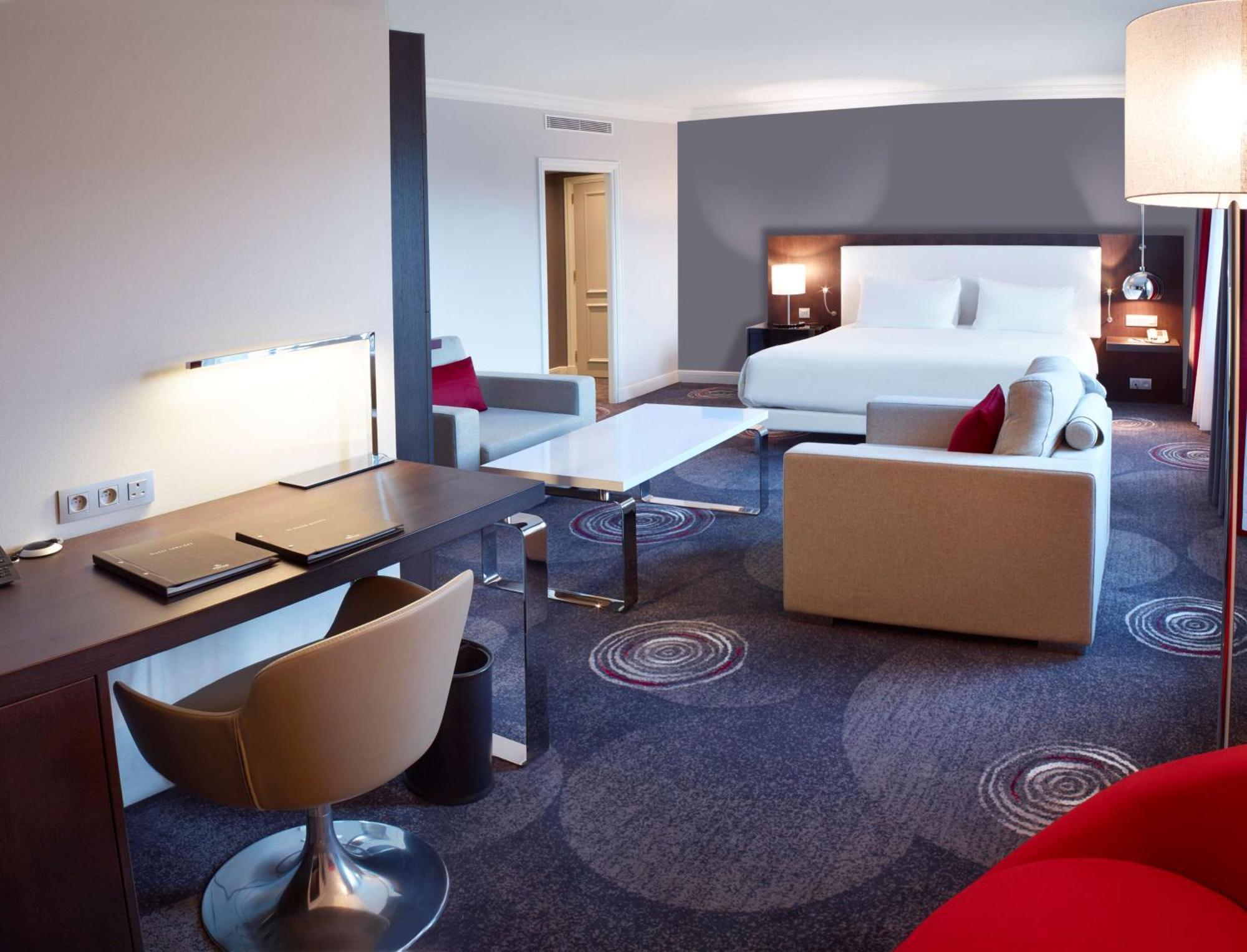 Hilton Grand Place 4*