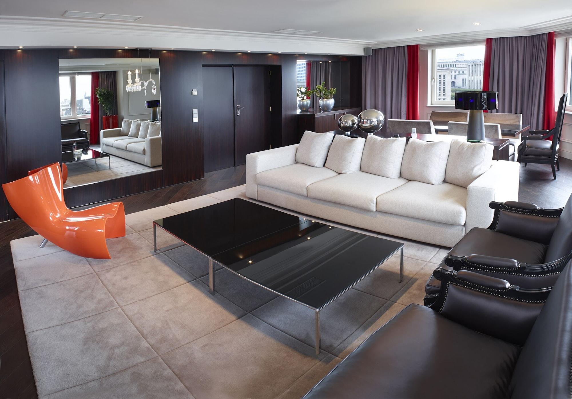 Hilton Grand Place Hotel 4*