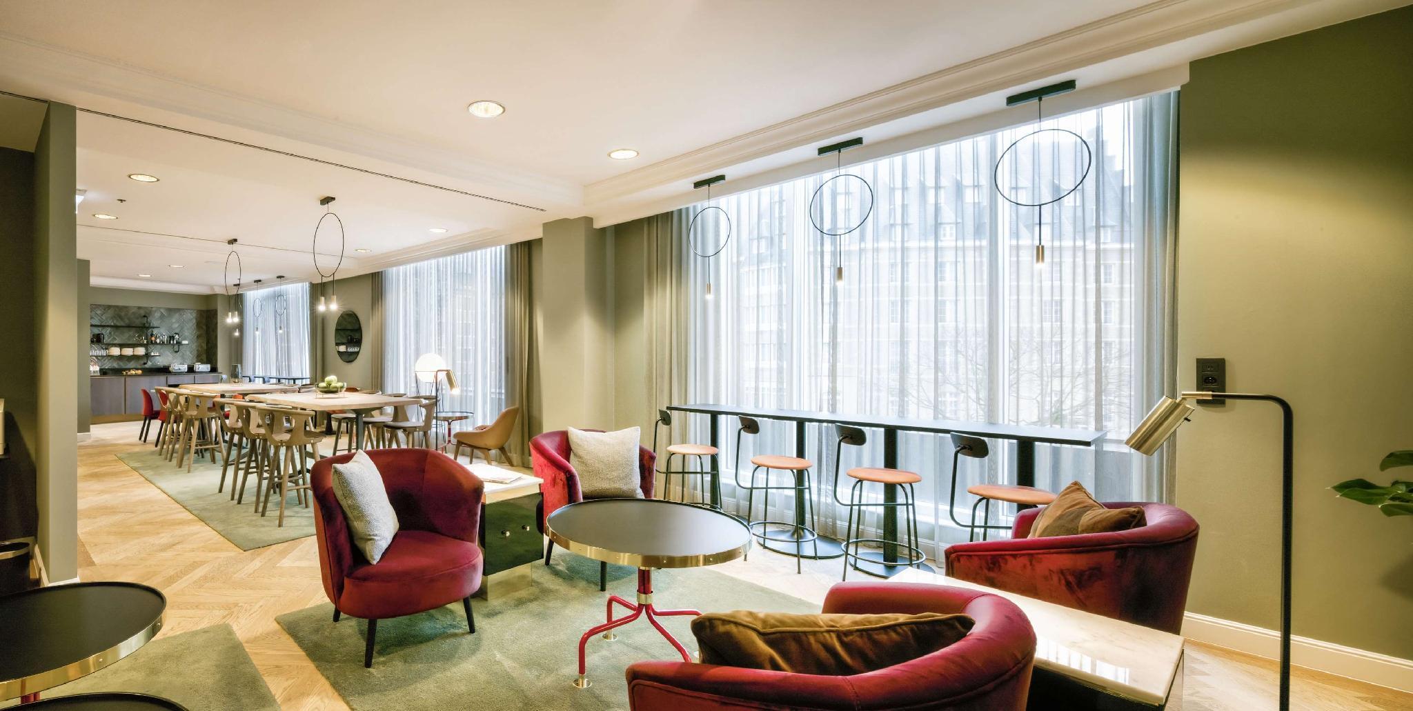 Hilton Grand Place Hotel 4*