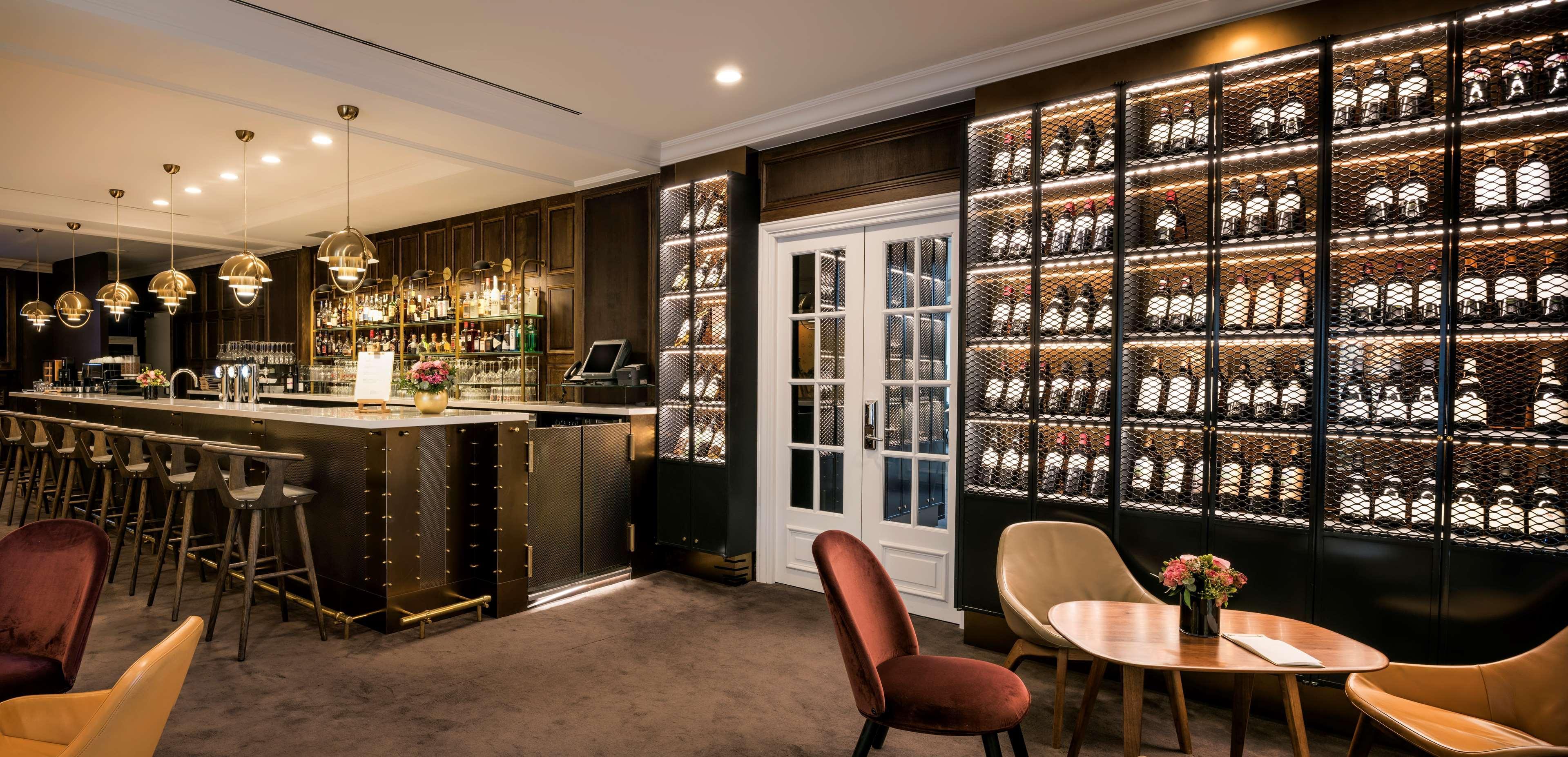 Hilton Grand Place 4*